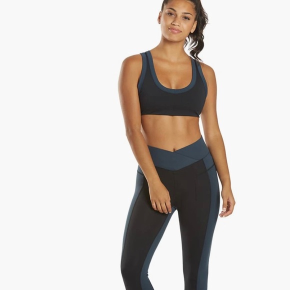 NWT Rebel Bra BY FP MOVEMENT BY FREE PEOPLE Navy Black Cutout Style Navy Black M - Picture 4 of 15